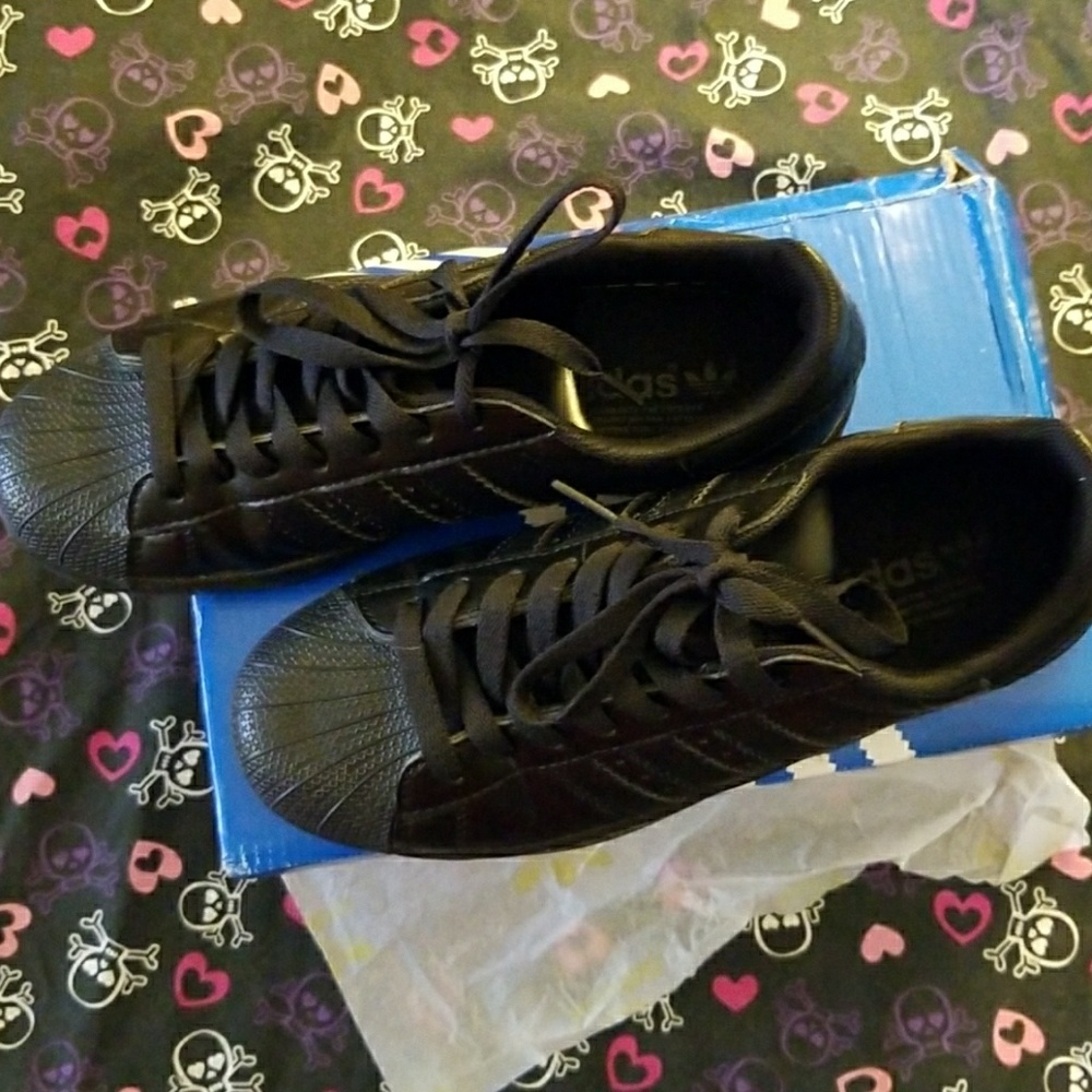 Black size Womens 7.5Adidas Superstar II